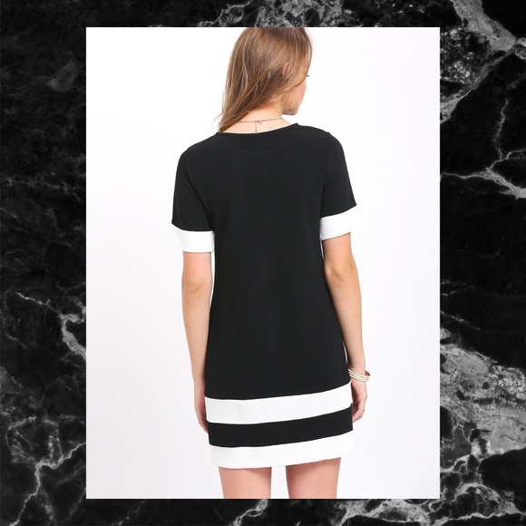 BLACK AND WHITE COLOR BLOCK STRIPE DRESS - Picture 2 of 5